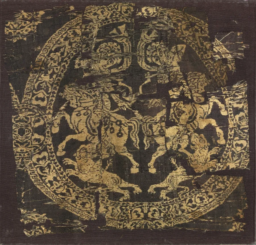 Roundel with Amazons, from a tunic, by Unknown artist