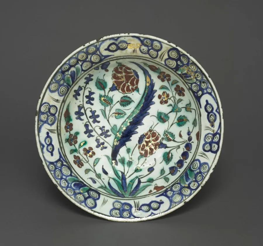 Gilded Dish with Flowers and Leaves, by Unknown artist